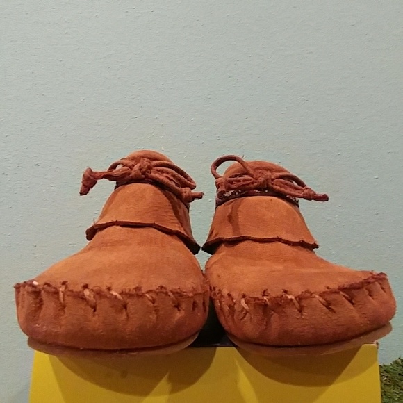 Genuine Kids Girl's Shannon moccasins size 5 - Picture 2 of 8